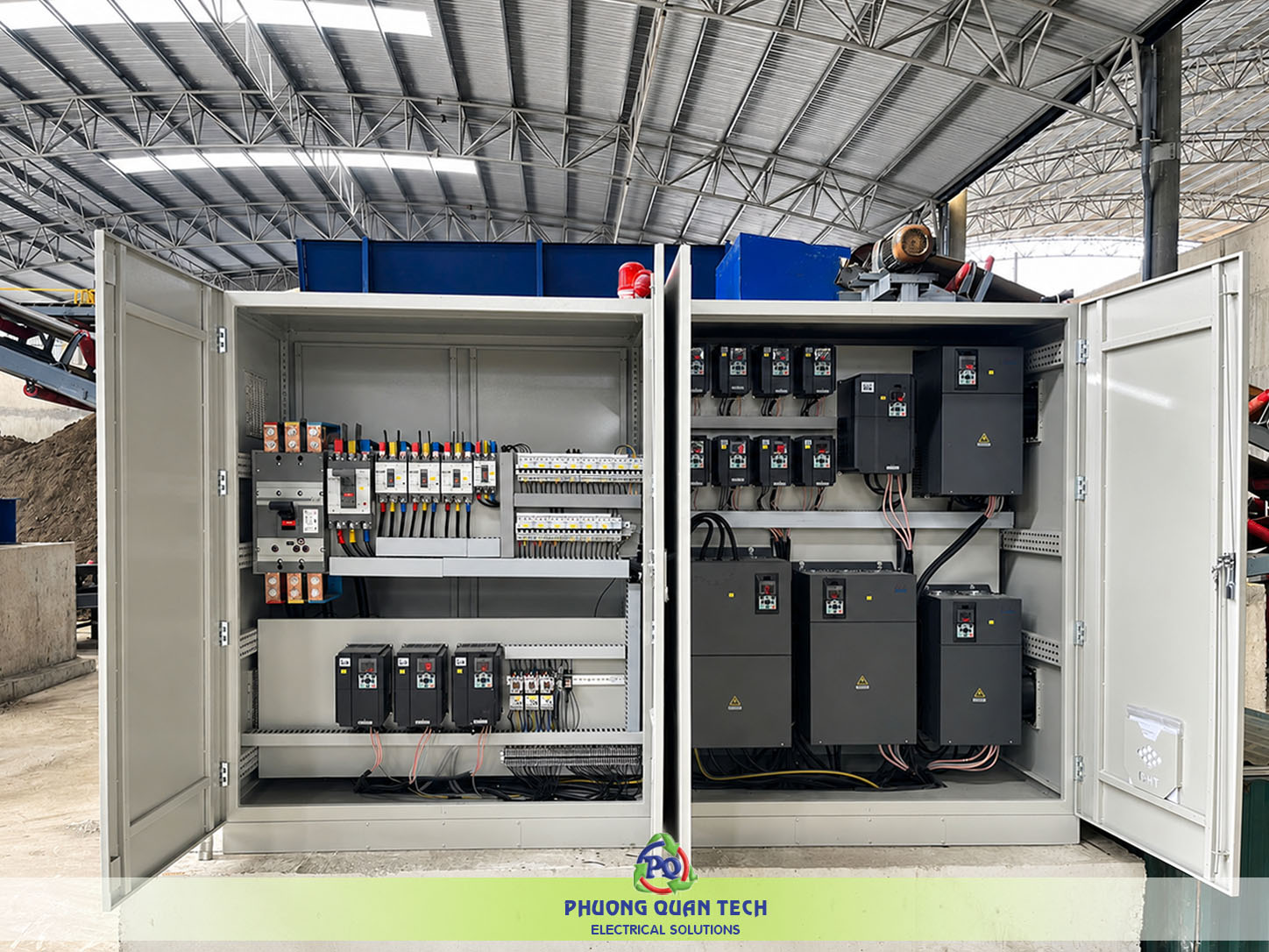 Tủ điện động lực mở cửa tại xưởng Phương Quân Tech, KCN Hòa Khánh
